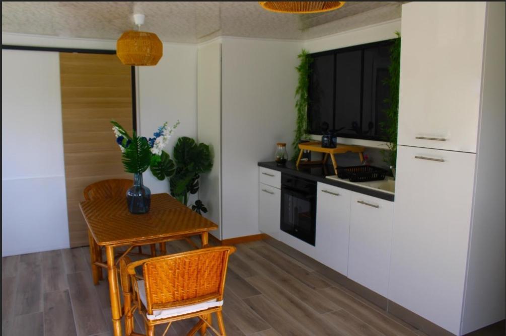 Apartamento Les Tropiques De La Baie Ponthoile Exterior foto